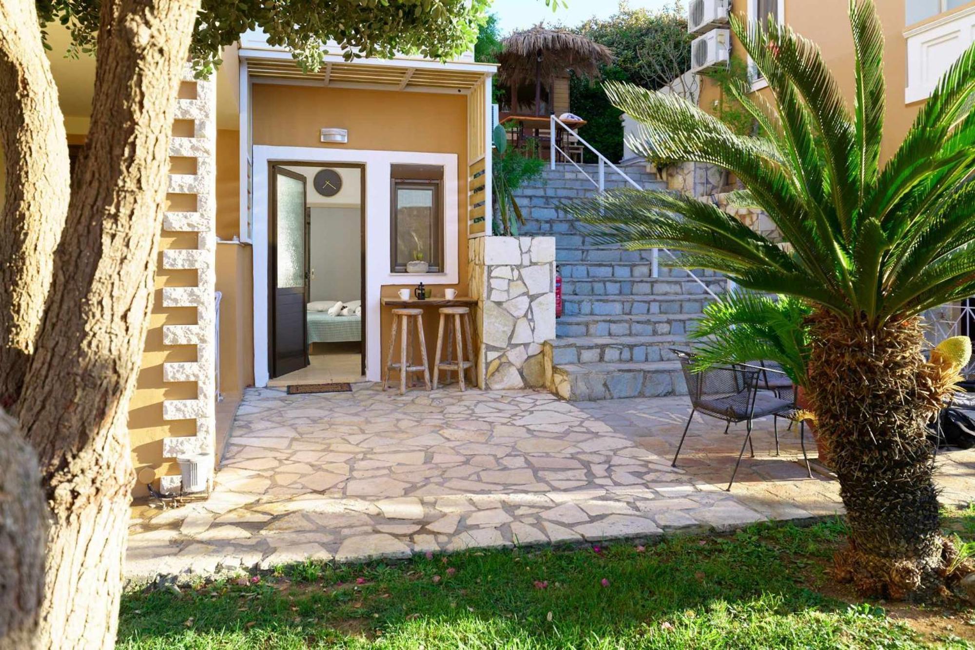 Villa Gereoudis Seaview Apartments-Pool & Bar Kolimvárion Exterior foto